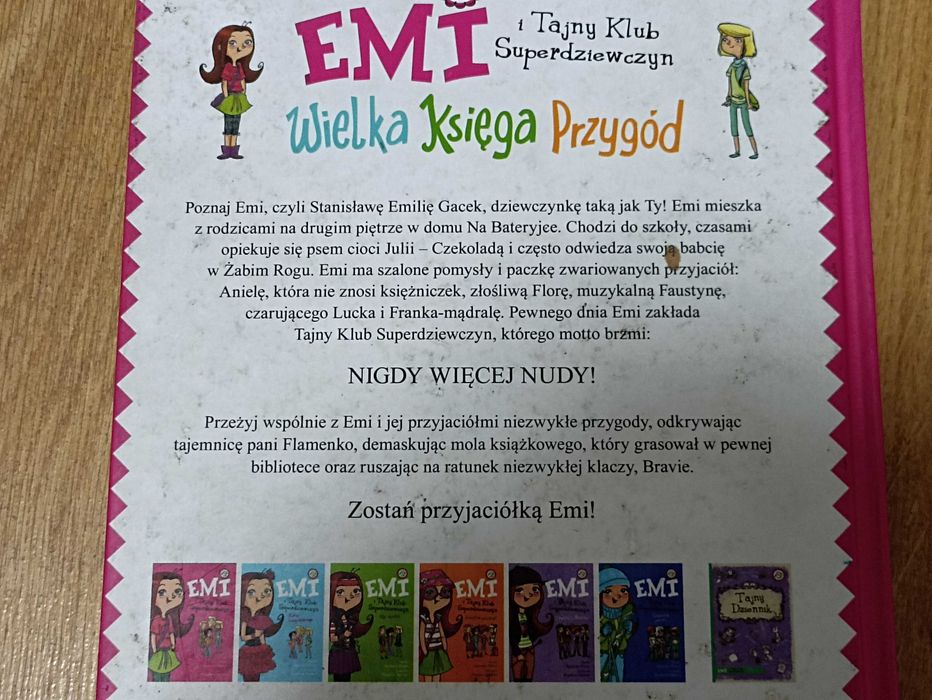 Emi i tajny klub superdziewczyn wielka księga przygód Mielech