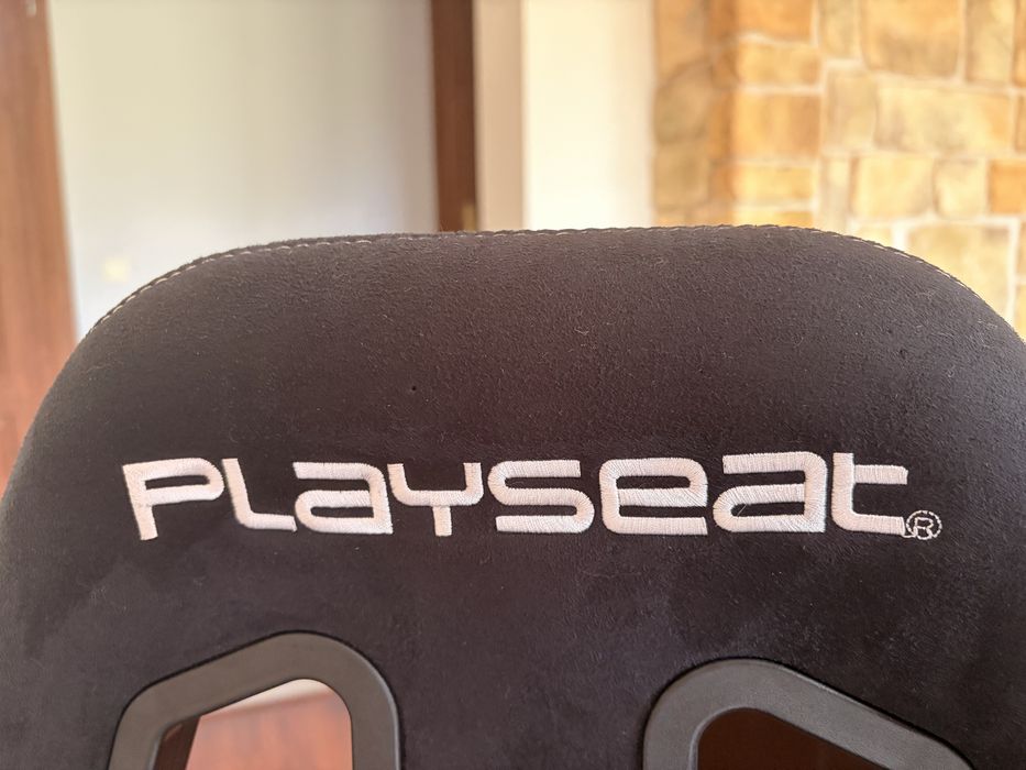 Fotel wyścigowy Playseat Evolution Alcantara