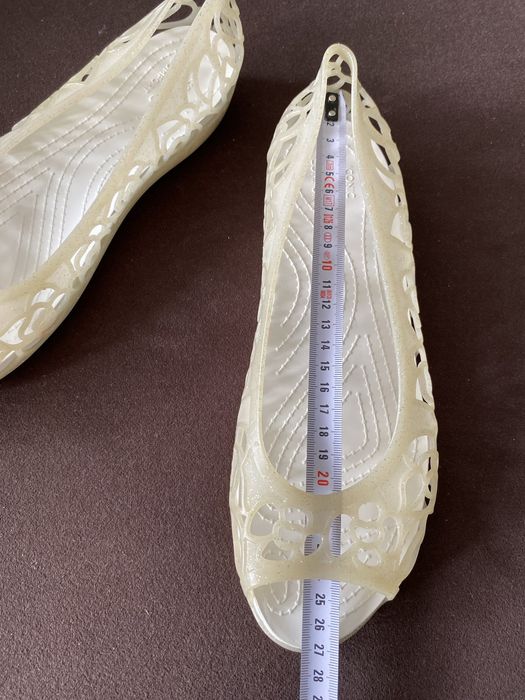 Brokatowe baleriny Crocs Isabella Jelly r. 41/42 W10