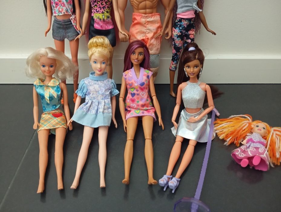 Conjunto bonecas Barbie e 1 ken