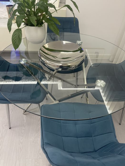 Mesa de vidro com cadeiras Nova