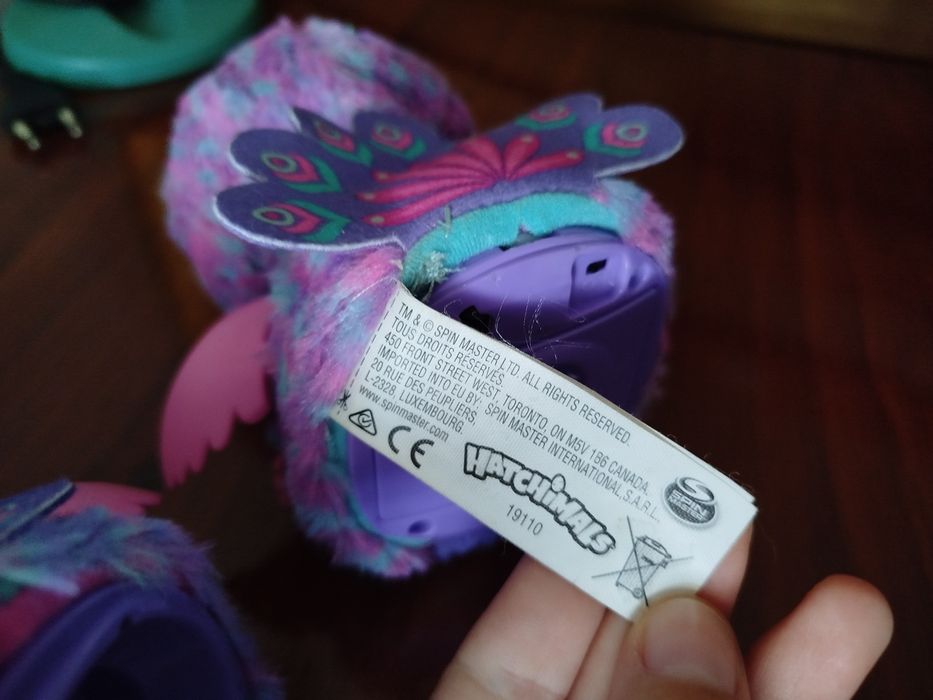 Dois bonecos Hatchimals