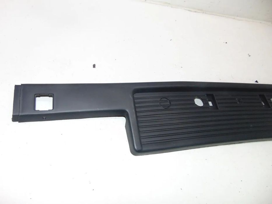 BMW E30 friso/placa matrícula