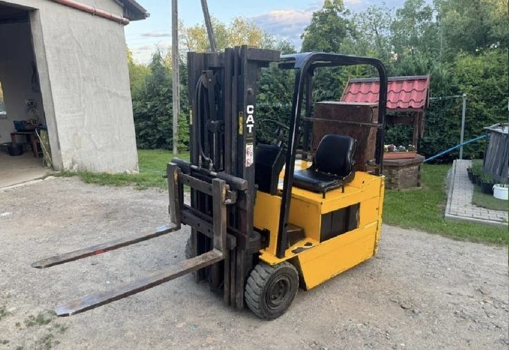 Caterpillar F35  Caterpillar F35