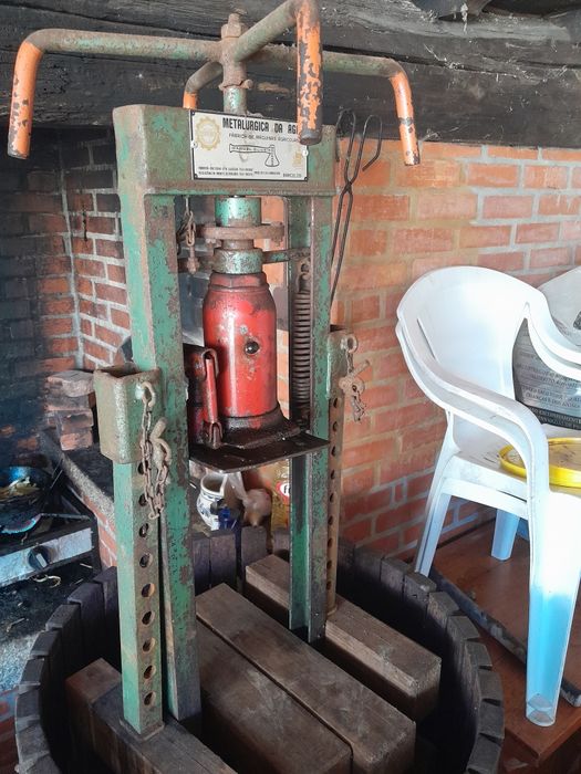 Prensa de vinho com macaco hidráulico 5t  com esmagador de uvas  manua