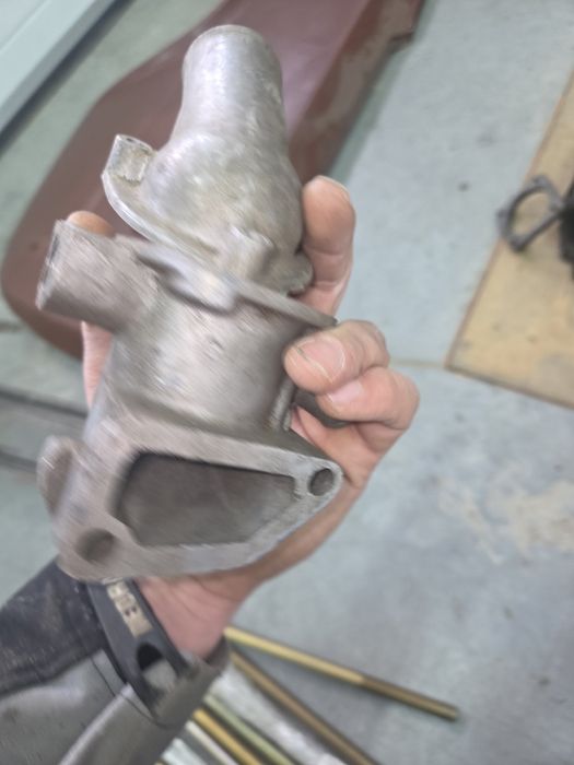 Obudowa termostatu fiat 125p