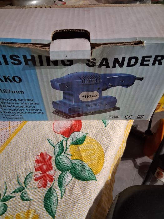 Lixadeira e tico tico em bom estado