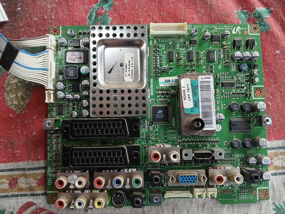 PEÇAS - TV LCD 32" - Samsung LE32R32B -com Ecrã Partido!!!