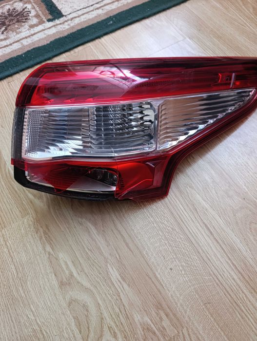Nissan Qashqai задня фара права