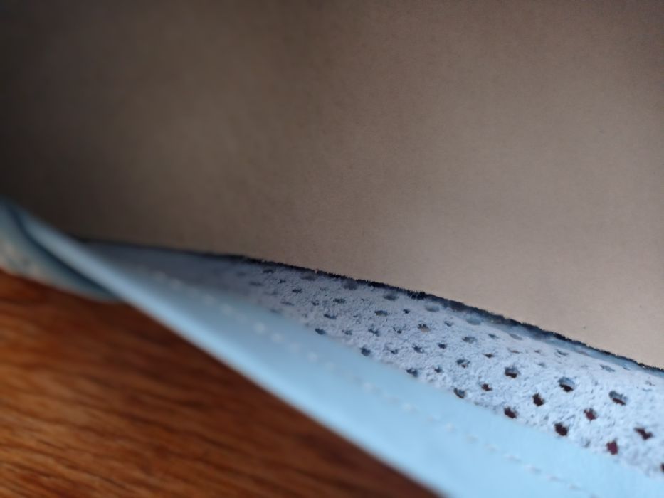 Нові туфлі з перфорацією