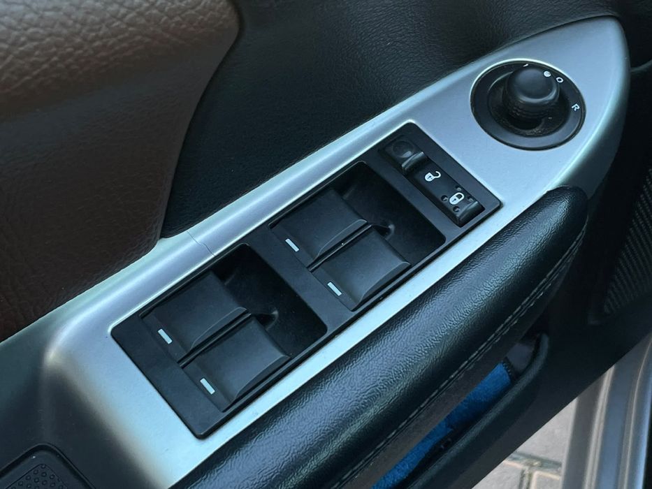Продам Chrysler 200C