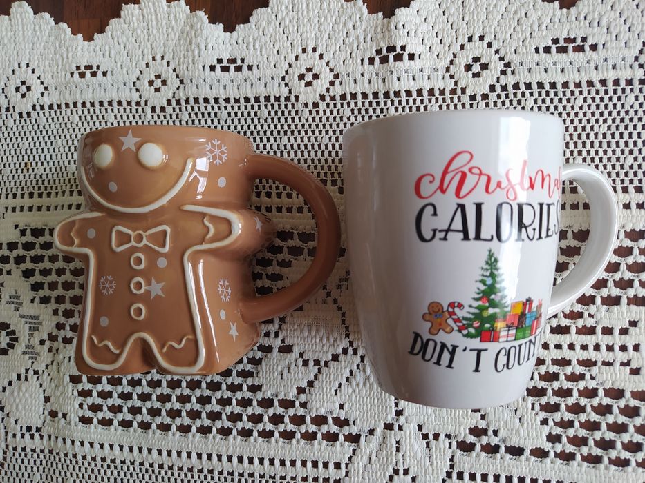 Biały kubek dostępny