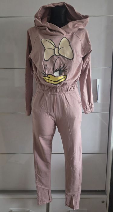 Różowy Dres z Kaczką Daisy – Krótka Bluza + Spodnie | XS / małe S