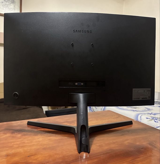 27 дюйми Samsung C27R500 Dark Silver