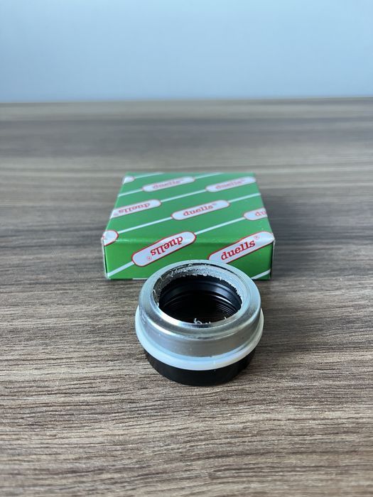 NOWA DUELLS nakrętka z uszczelniaczem widelca JAWA 250 JAWA 350