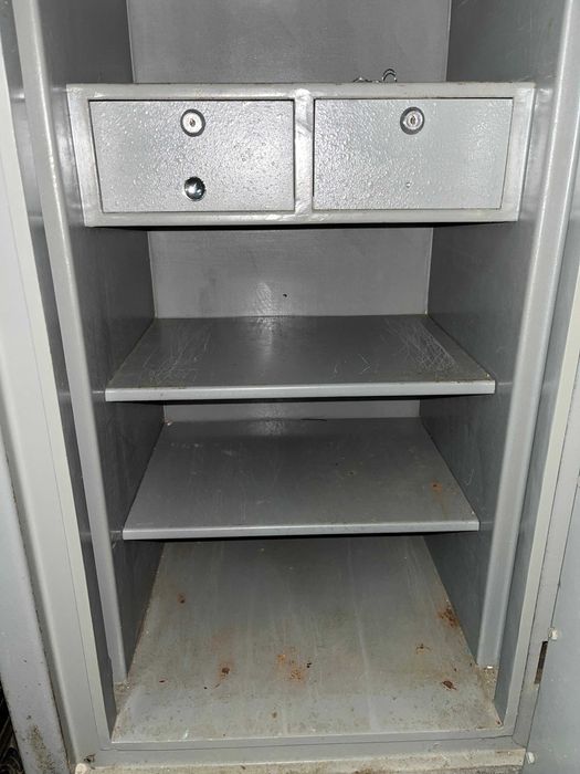 Cofre grande blindado com código de letras