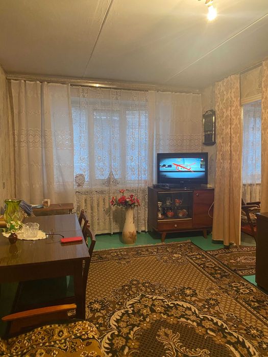 Продам 3к\кв в Центре города.В хорошем,жилом состоянии.Этаж 1\5.