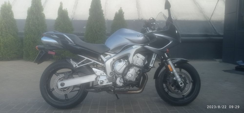 Мотоцикл Yamaha FZ6