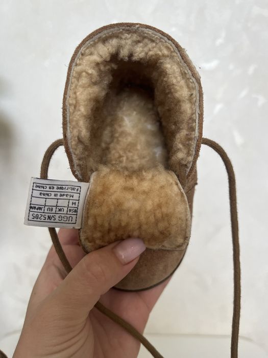 Зимові черевики для дитини 22р UGG