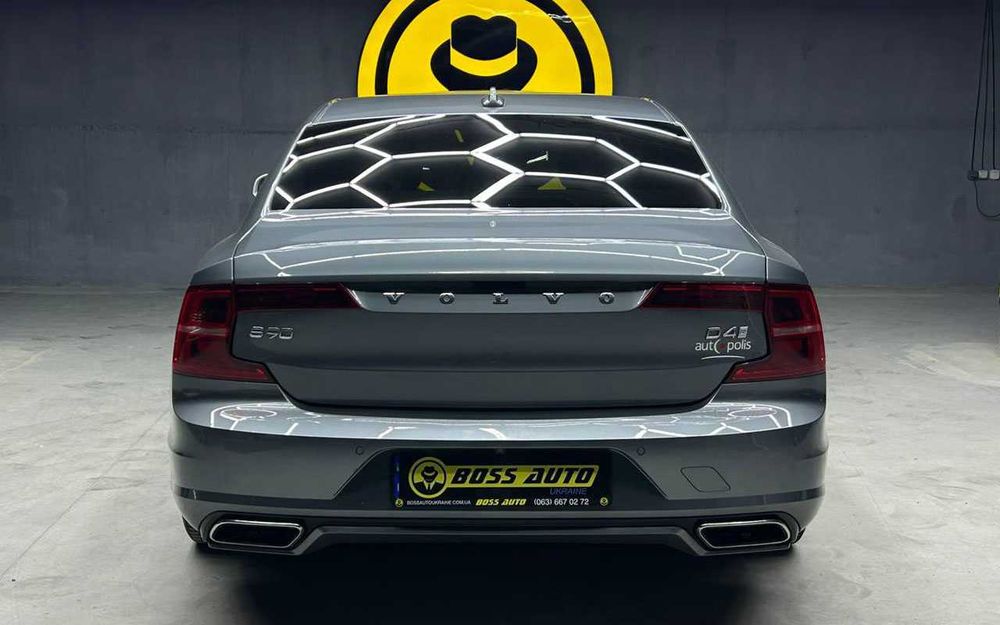 Volvo S90 2017 року