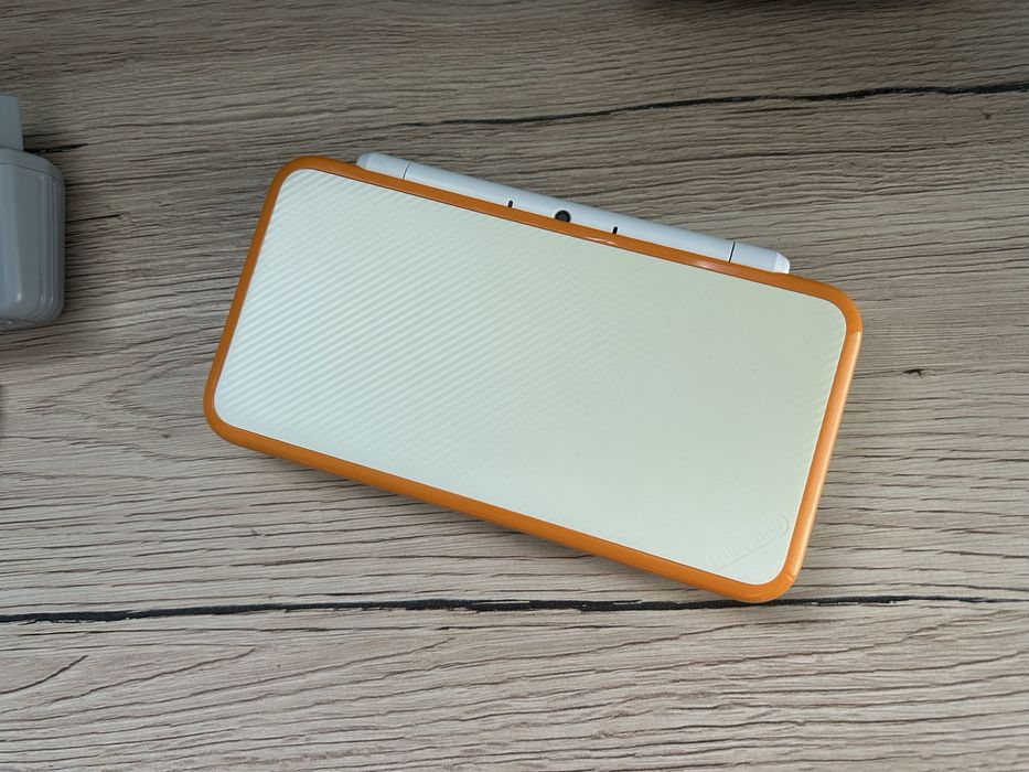 Konsola Nintendo New 2DS XL Swietny Stan Ładowarka Rysik Karta