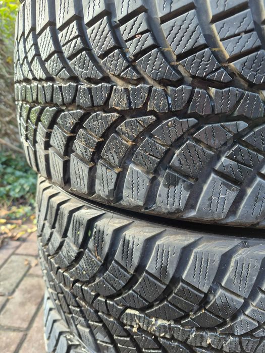 opony zimowe 225/40/R18