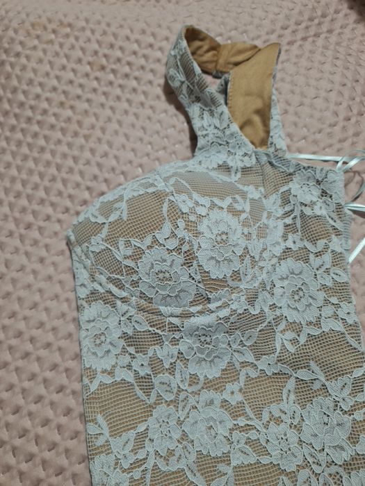 Body azul rendado