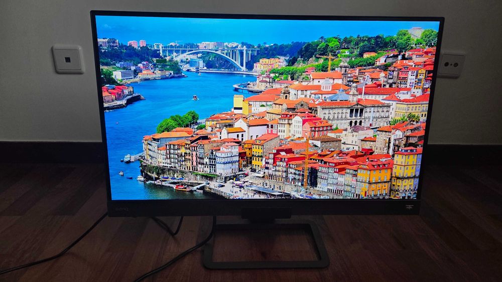 Monitor BenQ EX2780Q 27" (2K IPS | 144Hz | 120Hz Consolas | Som 2.1)