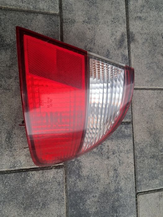 Lampa tył tylna prawa pasażera Daewoo Lanos sedan Rok 2000