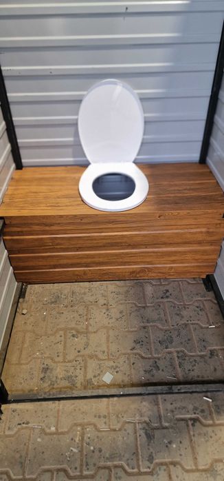 Ogrodowa toaleta WC