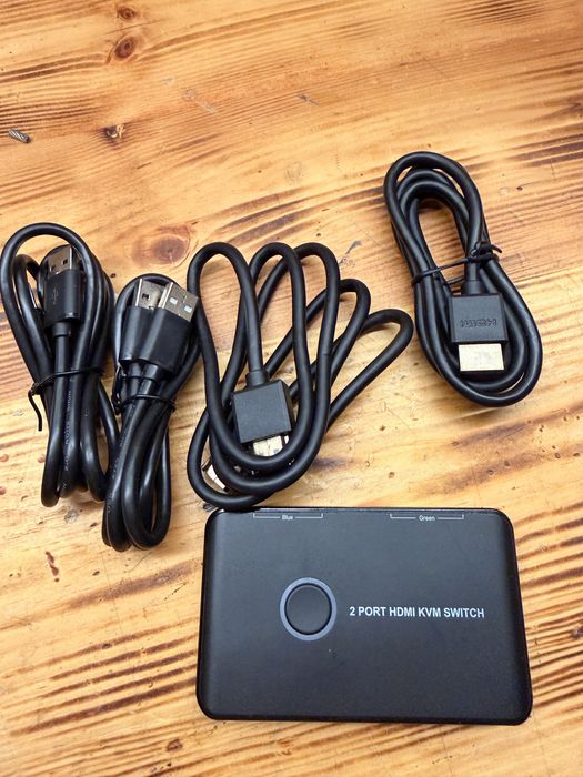 Przełącznik KVM switch HDMI USB
