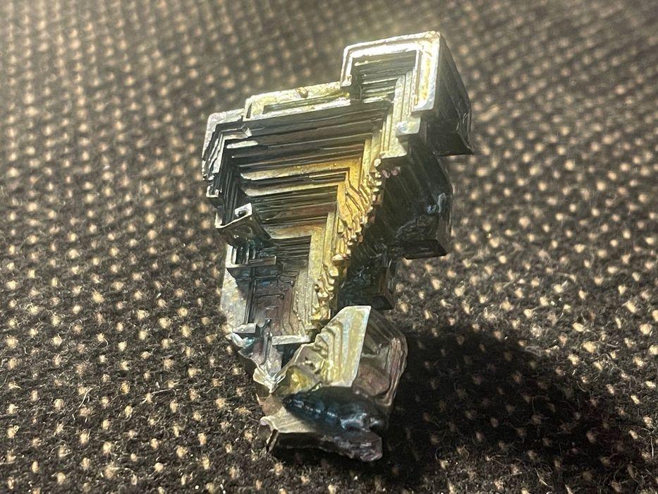 Aglomerado de Cristal de Bismuto – Mineral Cultivado em Laboratório