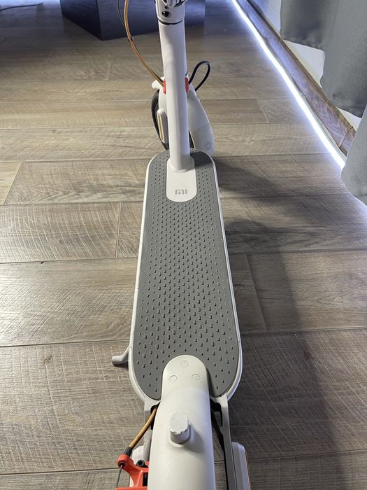 Електросамокат Xiaomi Mi Electric Scooter 3