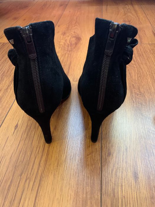 Piękne czarne zamszowe buty damskie na szpilce, marki Wojas r. 38