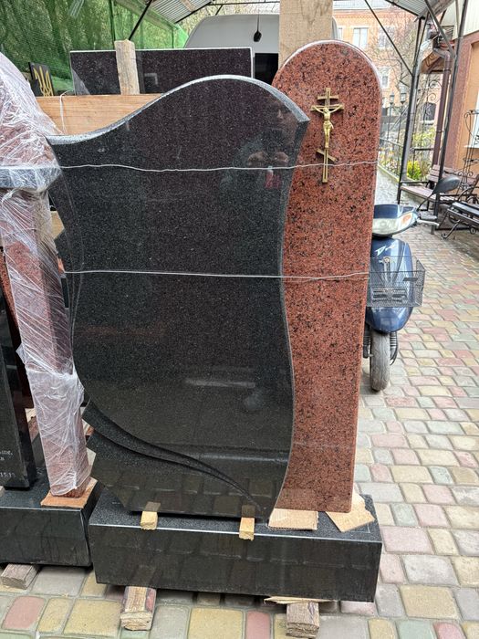 Вигтовлення та встановлення памятників місто Бар, біля стадіону