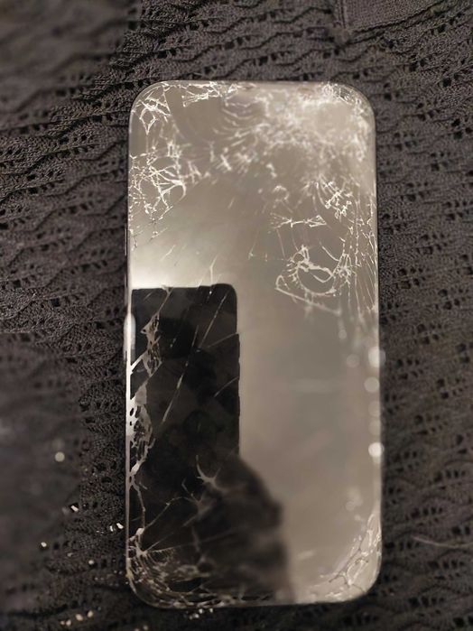 Продам 15 Iphone на запчастини