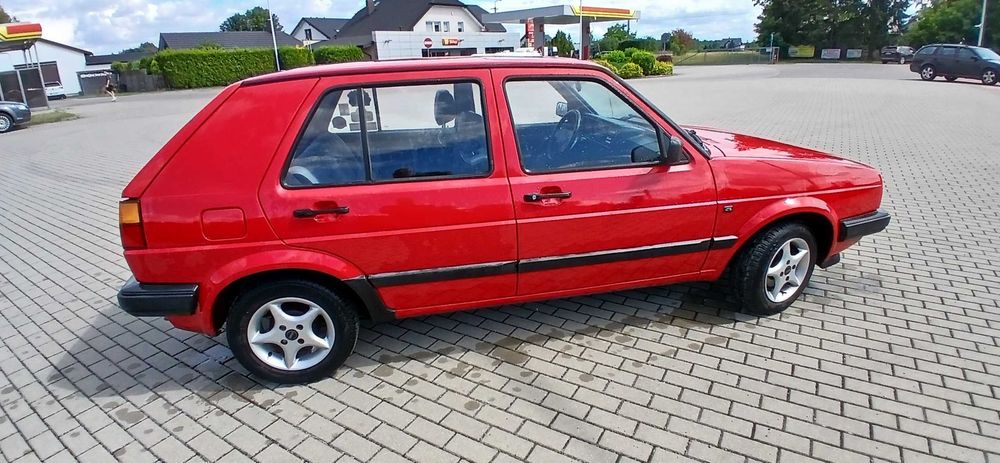 Volkswagen Golf 2, 1,3 benzyna, 1991 rok - zabytkowy - żółte tablice