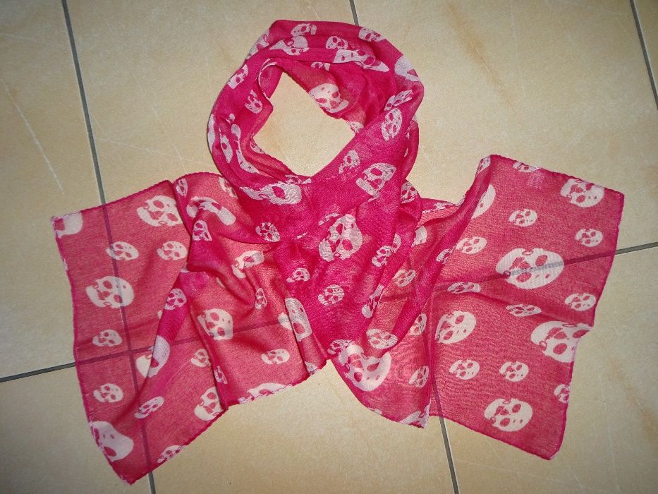 POLICE różowy szal szalik w białe czaszki chusta jak Alexander Mcqueen