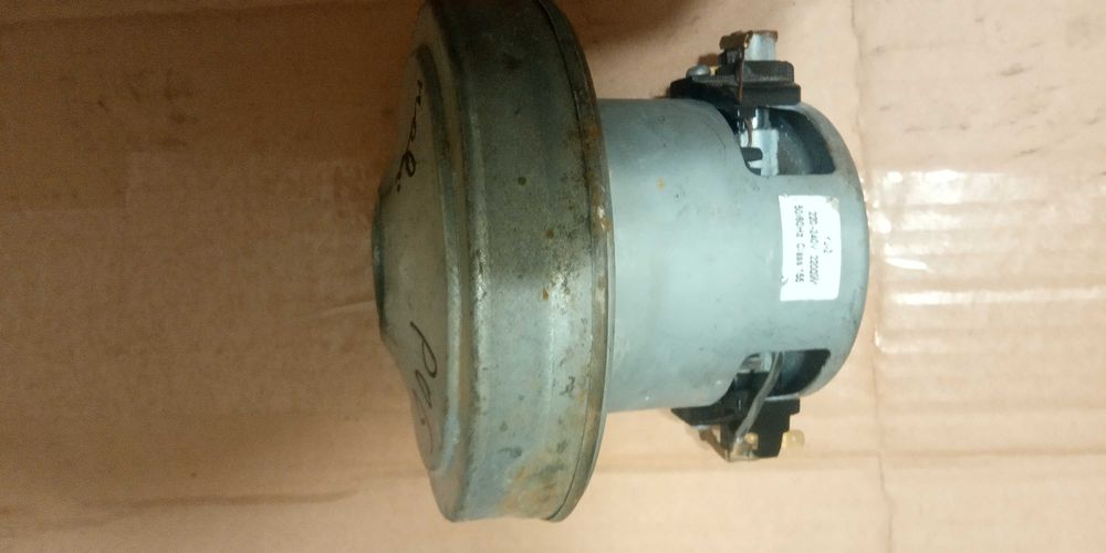 Двигуни мотори до пилосмока, пилососа  є різні питайте пишіть