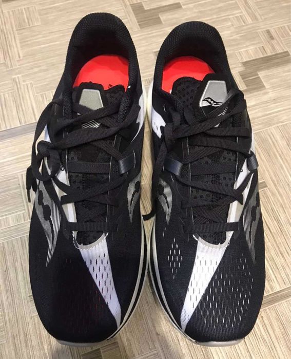 Кросівки Saucony Endorphin Pro 2 для бігу