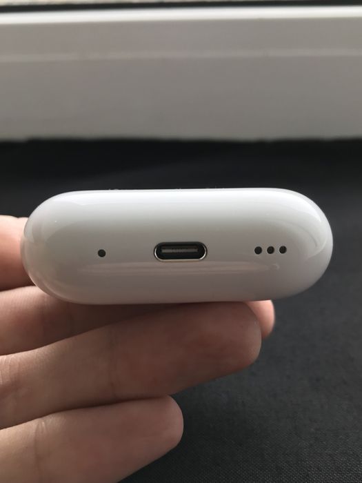 Кейс airpods Pro 2 Original Model A 2968 type-S. A 2700 lightning Б/У