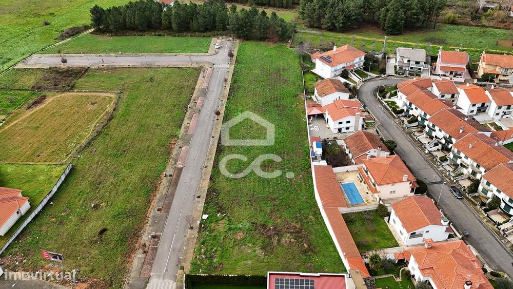 Lote de terreno destinado à construção de moradia, situado em uma loca