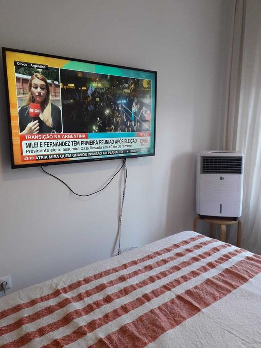 Quarto com varanda e muito sol!