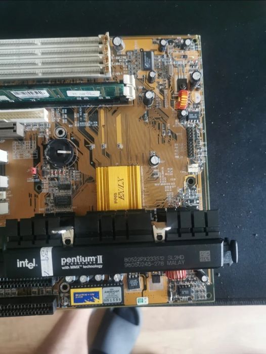Motherboard Slot-1 Pentium II 233MHz - 64MB
