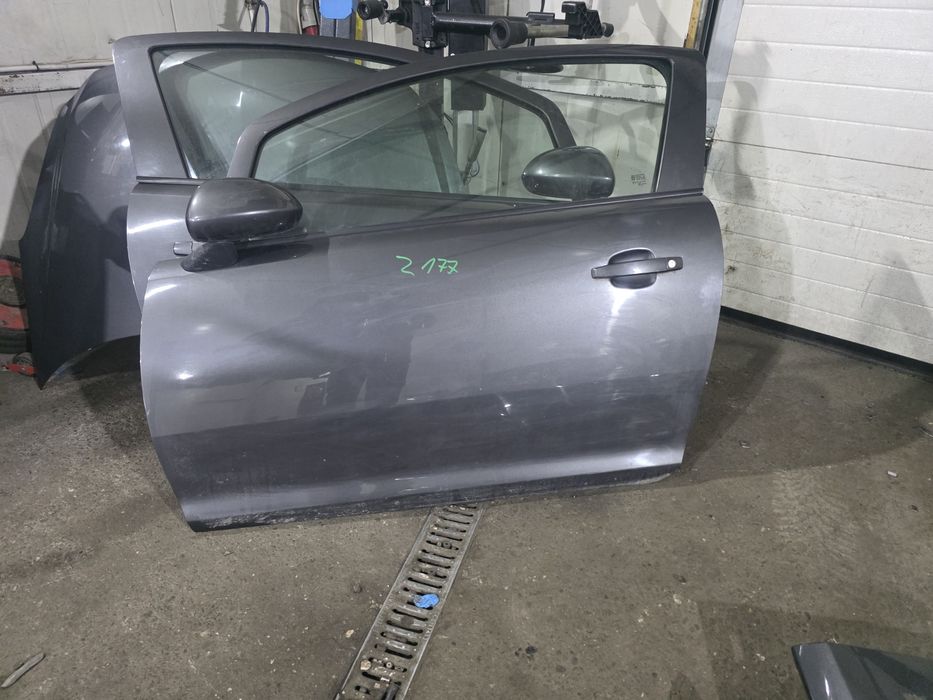 Corsa d Drzwi  lewe z177 3d