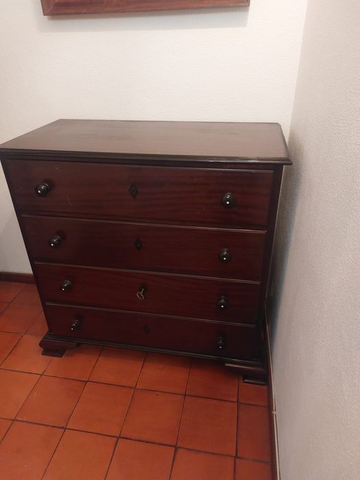Cómoda escrivaninha