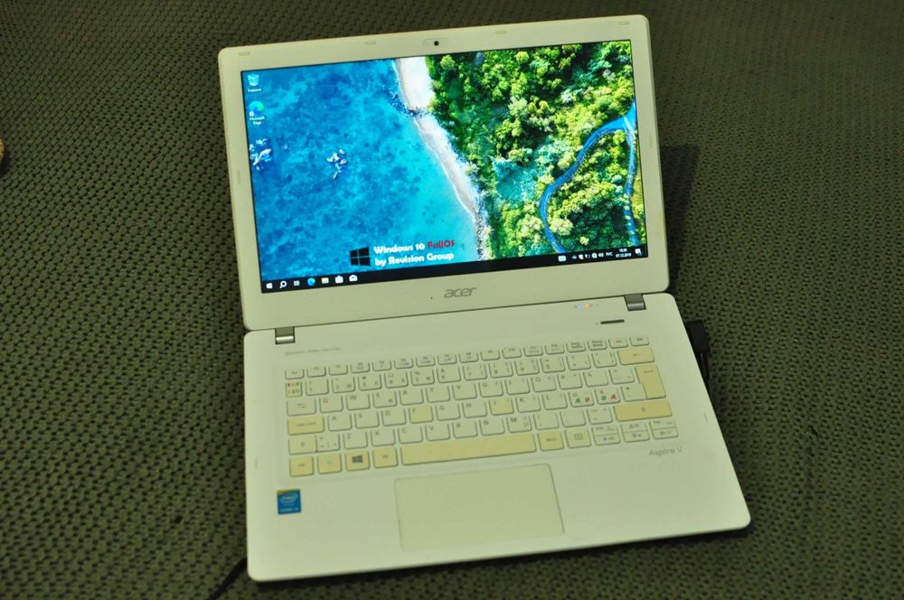 Игровой ноутбук Acer V3 (Core i5 /4Gb/SSD/Video 2Gb)