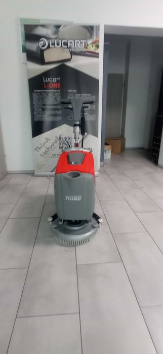 szorowarka /maszyna czysząca Hako B12 Nowe Baterie