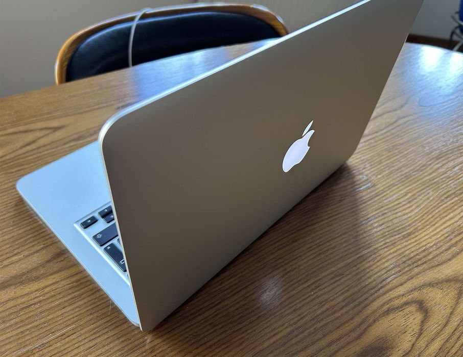 Apple MacBook Pro 2,7/8gb/256Gb 13 cali, 2015 r.