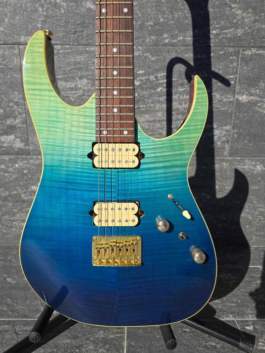Ibanez RG421HPFM com Ratio locking tuners